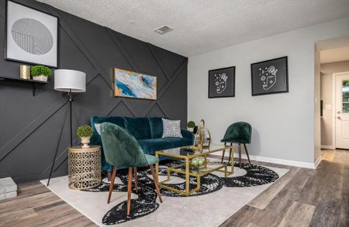 Norcross Haus | NEW ENTIRE PLACE COZY QUIET 2b2b TOWNHOUSE SP1261