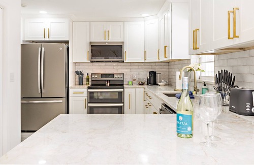 Parrot Cove Haus | New! Fairway Dream Oasis!