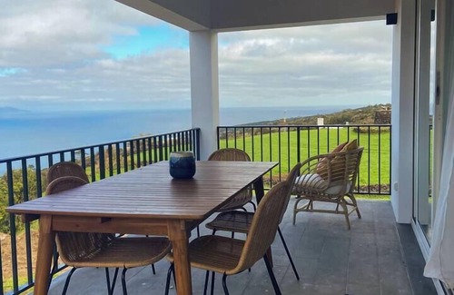 Lajes do Pico Haus | New Family Home with a View of São Jorge Island – Ribeirinha