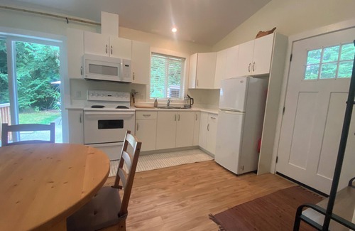 Sooke Haus | Cozy, very clean, forest setting. New King bed, tranquil space, close to town.