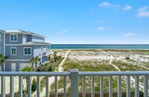 Villa Primera Haus | NEW Gulf Front with Game Room Family Friendly!