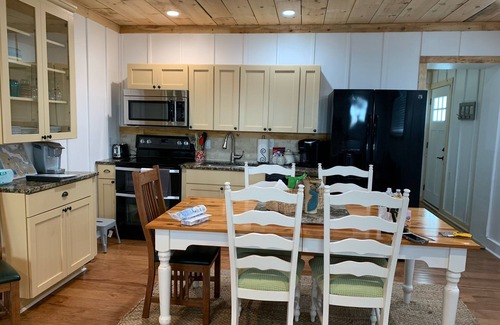 Charlevoix Wohnung | New horse farm apartment, centrally located between 3 N. MI. resort towns