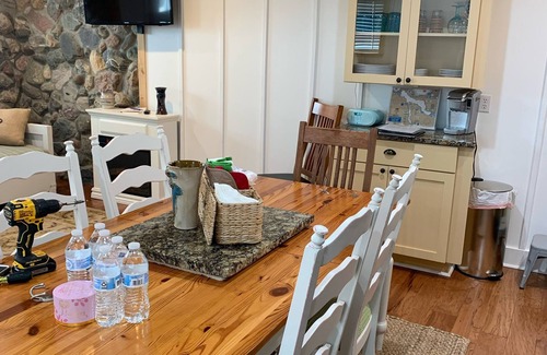 Charlevoix Wohnung | New horse farm apartment, centrally located between 3 N. MI. resort towns