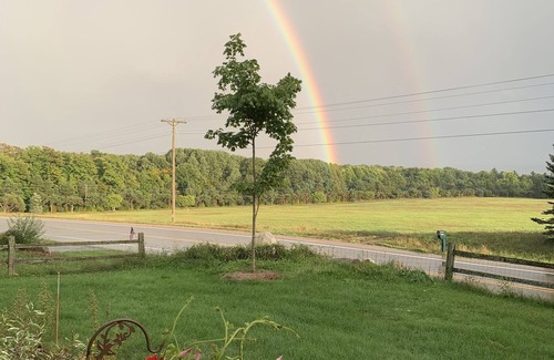 Charlevoix Wohnung | New horse farm apartment, centrally located between 3 N. MI. resort towns