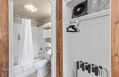 West Yellowstone Hotel | New Lazy Duck Inn #17 Double Queen