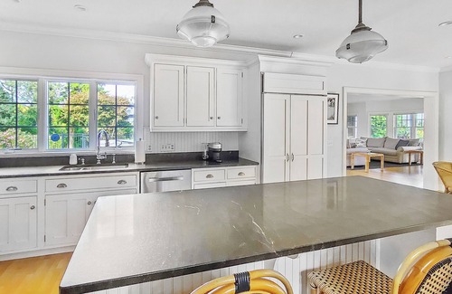 Eastham Haus | NEW LISTING! 3BD+ Custom Home-A/C, Hot Tub, Assoc Dock & Beach, Town Cove Views