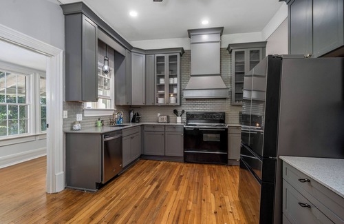 Tuscaloosa Haus | NEW Listing! BAMA House! Great for Game Day! Blocks to Stadium or Downtown!