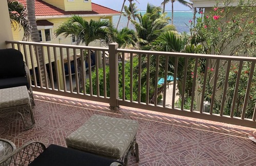 San Pedro Eigentumswohnung | New Listing - Beautifully Decorated, One Bedroom Ocean View Condo