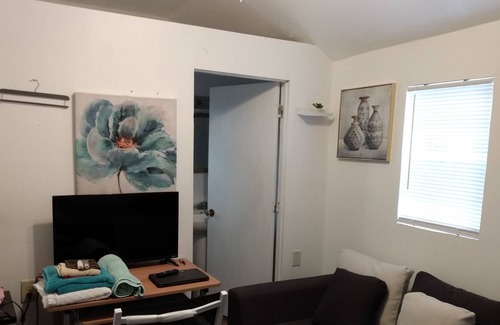 Ronda Kabine | NEW LISTING! Cleo's Village Tiny Home by RedAwning