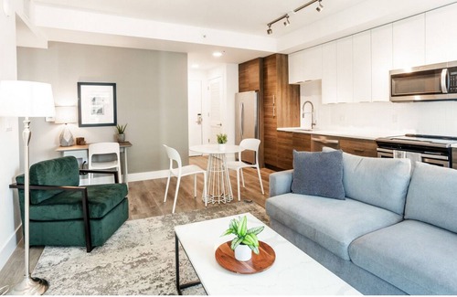 Riverwalk Fort Lauderdale Wohnung | NEW LISTING! Contemporary 1BR, in unit Washer/Dryer, FREE parking with all amenities! by RedAwning