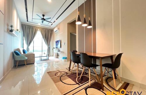 Klang District Wohnung | New Listing Klang with Netflix Wifi Swimming Pool View