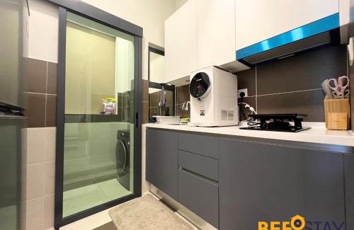 Klang District Wohnung | New Listing Klang with Netflix Wifi Swimming Pool View