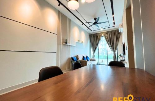 Klang District Wohnung | New Listing Klang with Netflix Wifi Swimming Pool View