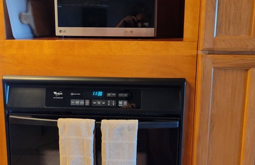 Fort McCoy Haus | -NEW LISTING- Lake Front 1300sq ft Home, Ocala National Forest, Salt Springs