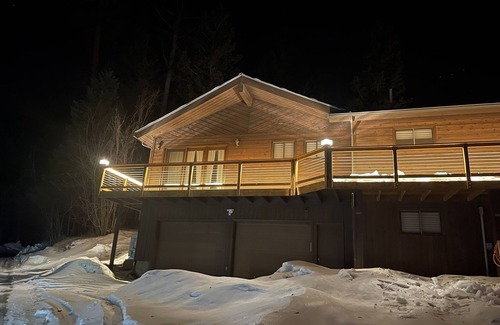 Bigfork Haus | NEW listing on Echo Lake! Beautiful remodel with lake front