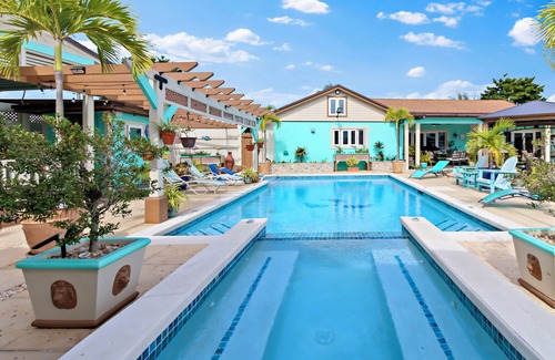 Nassau Hütte | NEW LUXE Canal-Front Cottage in THE BAHAMAS!!!