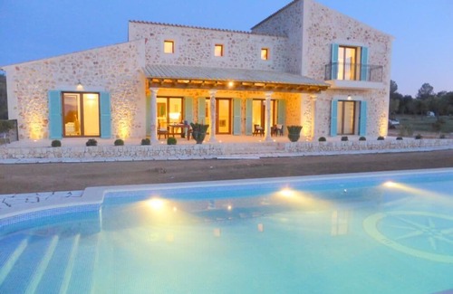 Algaida Haus | NEW LUXURIOUS COUNTRY HOUSE 'FINCA SA COMUNA VELLA' (12 PEOPLE), IN A TOP LOCATION