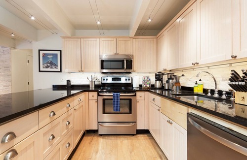 Aspen Eigentumswohnung | New Luxury 2Br Centrally Located Aspen Condo - Steps from the Aspen Mtn. Gondola