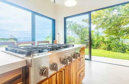 Tres Rios Haus | NEW! Luxury-4 Suites-Private pool-Ocean views-
