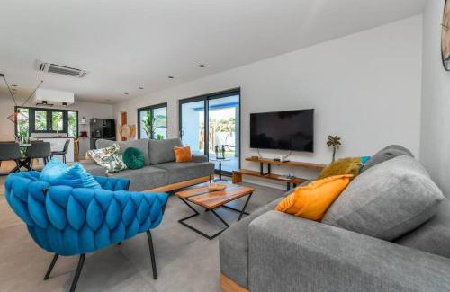 Noord Villa | NEW Luxury 5BR Villa - Casa Graziano by Bocobay