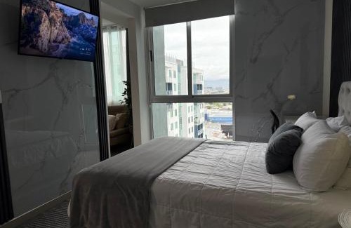 Cinco Esquinas Wohnung | New Luxury Apartment 12th Floor