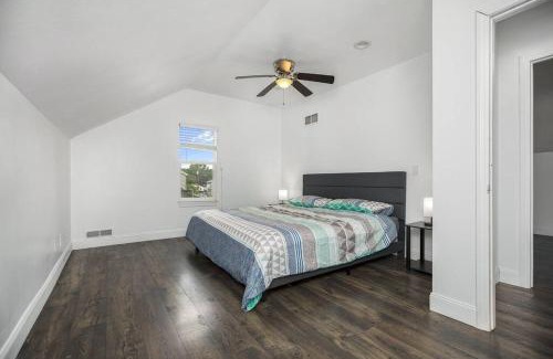 South Bend Villa | NEW Luxury Spacious & 10 min Driving to Notre Dame!