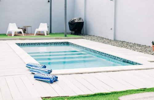 Wayaka Haus | New Modern 3br Private Pool, 6min Form The Beach