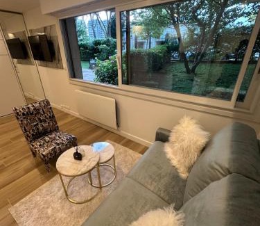 Neuilly-sur-Seine Wohnung | New, modern and bright studio
