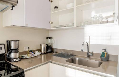 San Jose Wohnung | New & Modern APT - 100 MBPS 15 min from airport