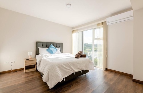 San Jose Wohnung | New & Modern APT - 100 MBPS 15 min from airport