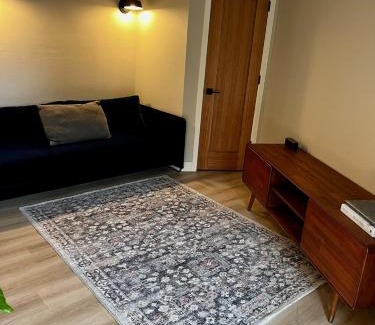 Thousand Oaks Haus | NEW Modern apt w/pool & hot tub in nature