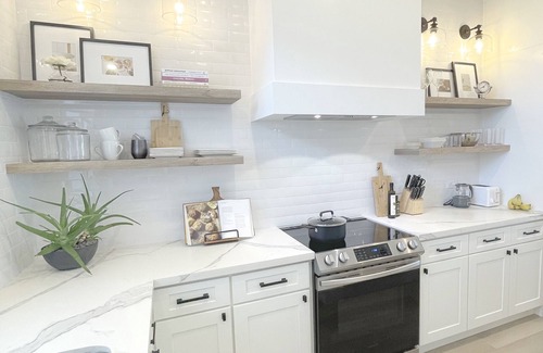 Bodden Town Eigentumswohnung | NEW! Modern Beach/Oceanfront Condo - STUNNING! Seabreeze Villas