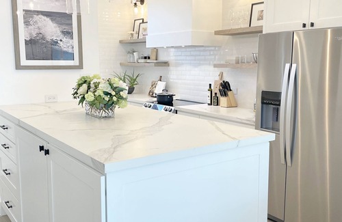 Bodden Town Eigentumswohnung | NEW! Modern Beach/Oceanfront Condo - STUNNING! Seabreeze Villas