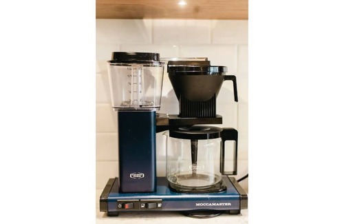 Morrisonville Hütte | New Modern Cabin on 2 Acres with Water Views