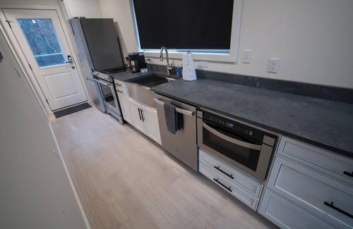 Wellston Skihütte | New Modern Chalet in the Woods - Near fishing, hiking, atv snow trails. Cabin 1