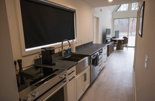 Wellston Skihütte | New Modern Chalet in the Woods - Near fishing, hiking, atv snow trails. Cabin 1