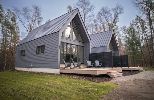 Wellston Skihütte | New Modern Chalet in the Woods - Near fishing, hiking, atv snow trails. Cabin 1