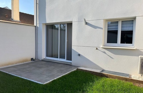 Pontault-Combault Haus | New, modern, family home in quiet location near Disneyland Paris or Paris.