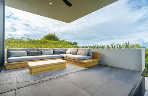 Ojochal Haus | New! Modern-luxury-3 Suites-pool-ojochal-100mbps
