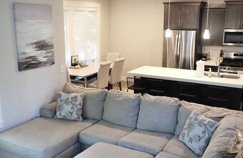 Millcreek Haus | New Modern Twin Home, Pet Friendly, Close to Airport, Downtown, Resorts and more