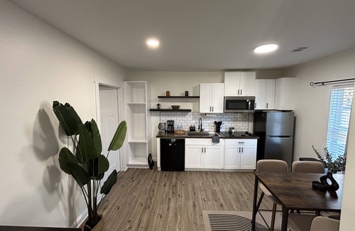 Lawrenceville Haus | New Nice and Comfy Like Home !