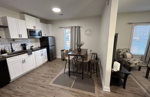 Lawrenceville Haus | New Nice and Comfy Like Home !