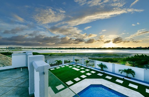 Malmok Hütte | New! Ocean View With Rooftop Terrace in Malmok!