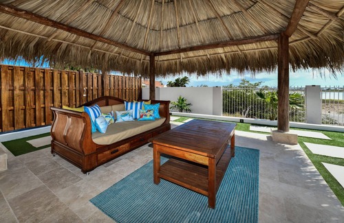 Malmok Hütte | New! Ocean View With Rooftop Terrace in Malmok!