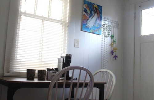 West Riverside Haus | New Orleans House in Uptown Two Blocks to Magazine St.