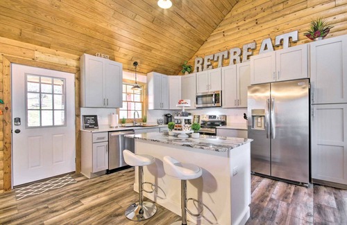 Osage Beach Kabine | NEW! Osage Beach Cabin w/ Deck, Fire Pits and Private Dock!