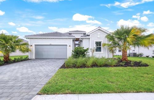 Immokalee Haus | New Pool Home in Ave Maria FL