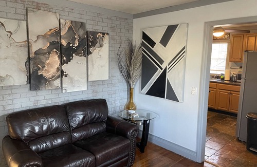 East Hartford Haus | New!Quaint & Convenient Hideaway: Great Location