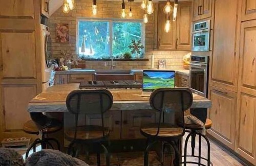 Salt Lake Mountain Resorts Kabine | New! Secluded Cabin w/ Hot Tub, close to Solitude & Brighton Ski Resorts