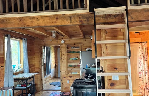 Wilton Hütte | New spacious-charming one bedroom cottage with loft at Wilson Lake Country Club